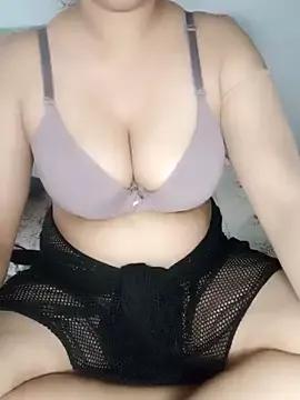 Queen_Taniya from StripChat