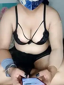 Queen_Taniya from StripChat