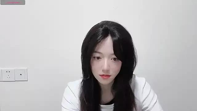 Queen_ww from StripChat