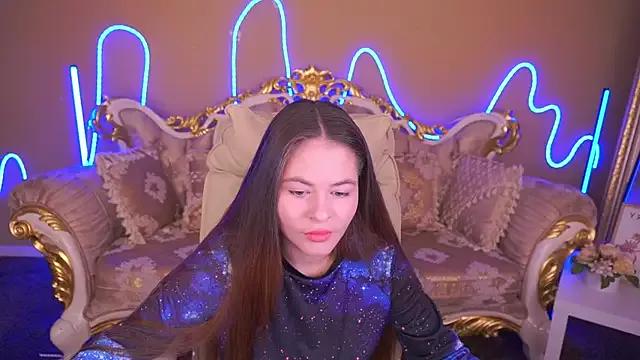 Discover our girls online shows and discover the company of countless livestreamers, with stunning shapes, sex toys and more.