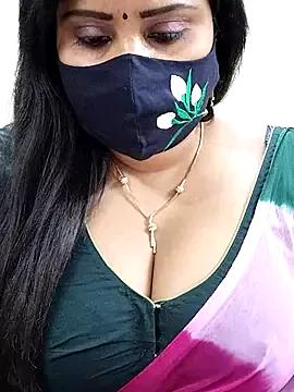 Queenflowerr from StripChat