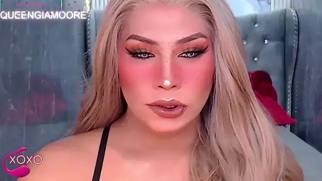 QueenGia_Ts from StripChat
