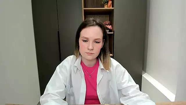 QueenieHathaway from StripChat