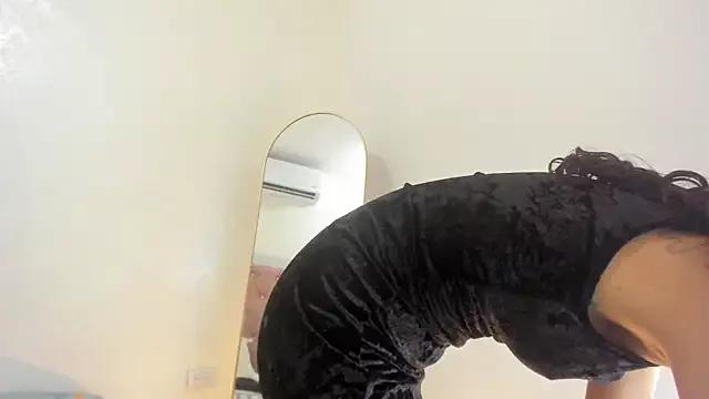 QueenMegan_ from StripChat is Freechat