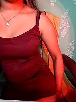 QueenOfHeart_07 from StripChat