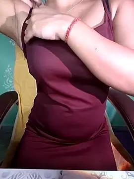 QueenOfHeart_07 from StripChat