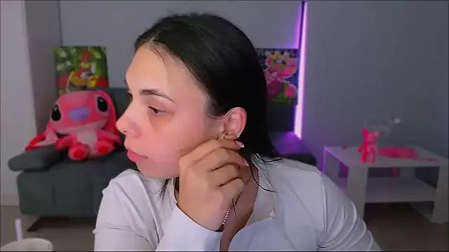 queenofthesense_ from StripChat