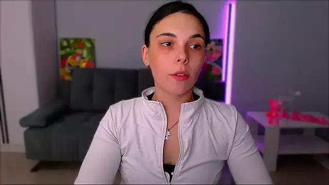queenofthesense_ from StripChat