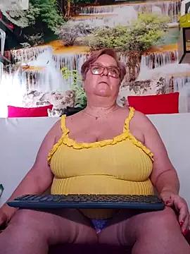 QueenPammy1 from StripChat