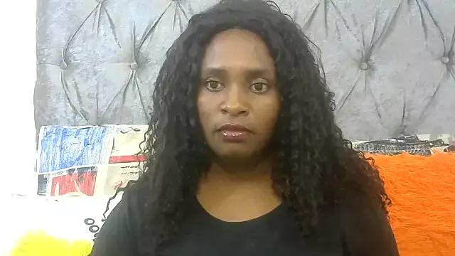 QueenRomaxx1 from StripChat