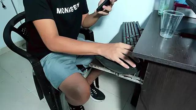 queensara_sexy99 from StripChat