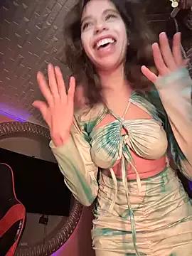 Photos of Queentaraf999 from StripChat is Freechat