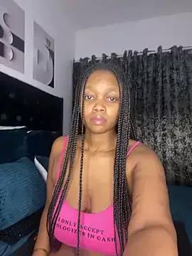 QueenTee23 from StripChat