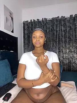 QueenTee23 from StripChat
