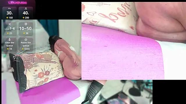 QueenVickyGX from StripChat