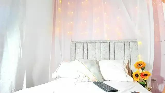 Rachellcooperrr from StripChat is Freechat