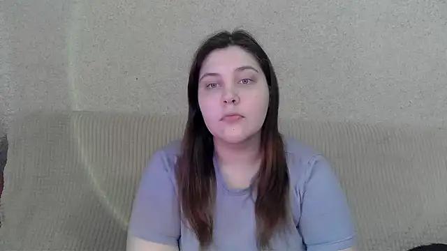 Discover our girls online shows and discover the company of countless livestreamers, with stunning shapes, sex toys and more.