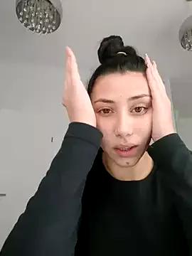 Raisa_Crush from StripChat is Freechat