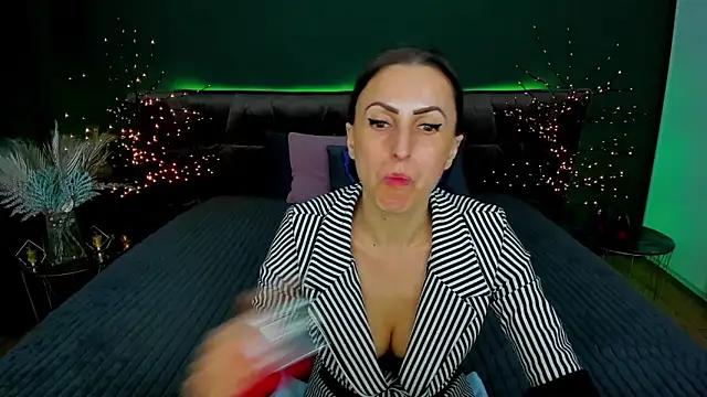 Rebecca_Diamond from StripChat