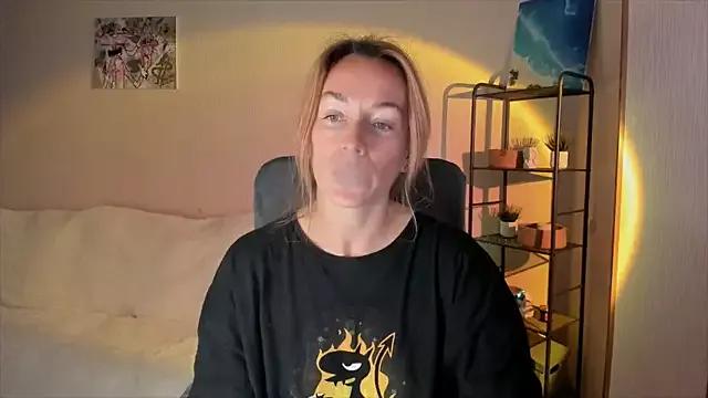 RebeccaMartinez from StripChat