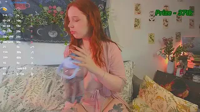 Discover our girls online shows and discover the company of countless livestreamers, with stunning shapes, sex toys and more.