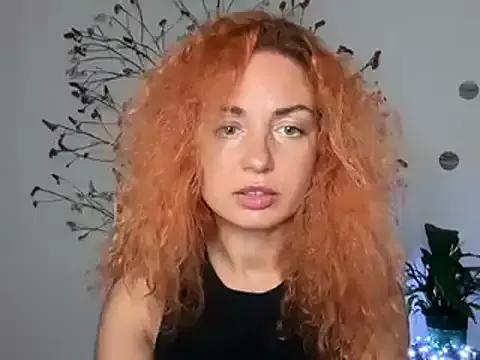 Reddgiirl from StripChat