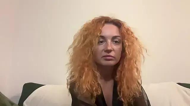 Reddgiirl from StripChat