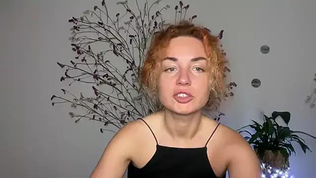 Reddgiirl from StripChat