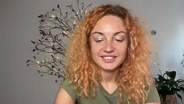 Reddgiirl from StripChat