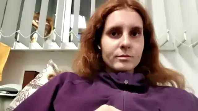 redfoxlovely from StripChat is Freechat