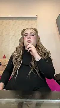 Redvelvett22 from StripChat is Freechat