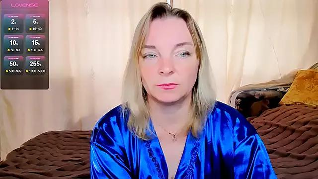 Discover our girls online shows and discover the company of countless livestreamers, with stunning shapes, sex toys and more.