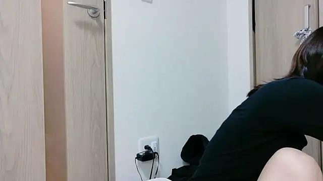 Fulfill your wackiest adult freechat sex cam dreams with our outside page. With so many popular outside broadcasters to pick from, you're sure to find the perfect match for your desires.