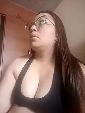 REINITAFULL from StripChat is Freechat