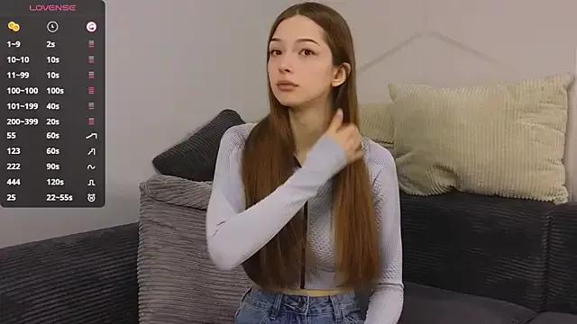 Discover our girls online shows and discover the company of countless livestreamers, with stunning shapes, sex toys and more.