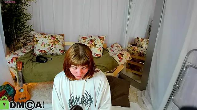 Rene_Shine from StripChat