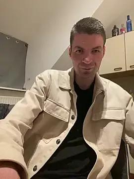 Ricoleckt from StripChat is Freechat