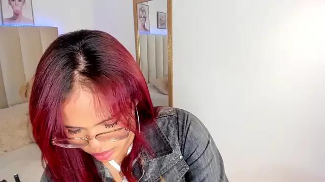 Rihanna_es from StripChat is Freechat