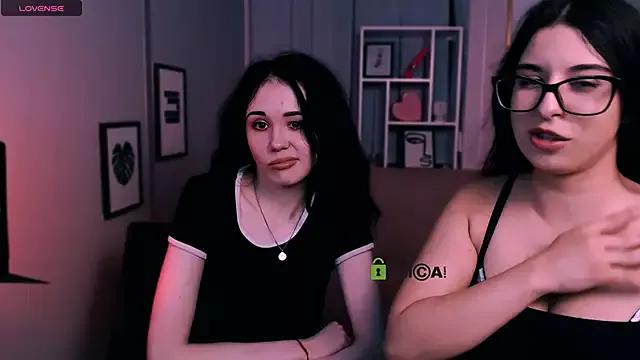 Discover our girls online shows and discover the company of countless livestreamers, with stunning shapes, sex toys and more.