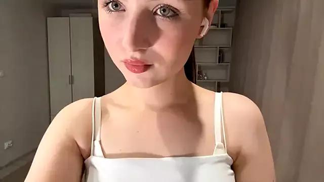 Discover our girls online shows and discover the company of countless livestreamers, with stunning shapes, sex toys and more.