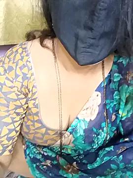 Rising_Smiler from StripChat