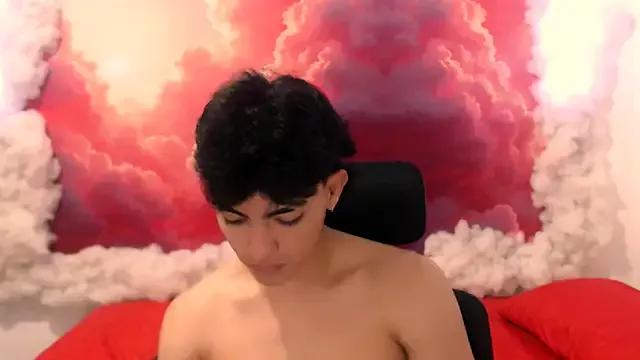 Discover our girls online shows and discover the company of countless livestreamers, with stunning shapes, sex toys and more.