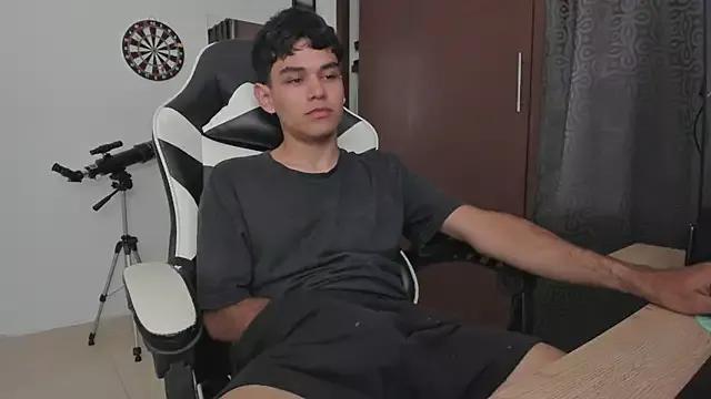 ronaldmq20 from StripChat is Freechat