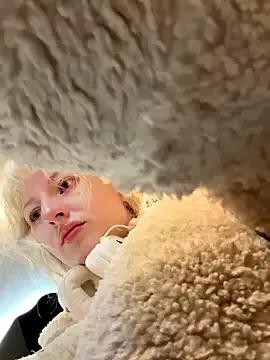 RonnieKiss from StripChat is Freechat