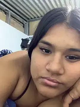 Roooou18 webcams show profile image 