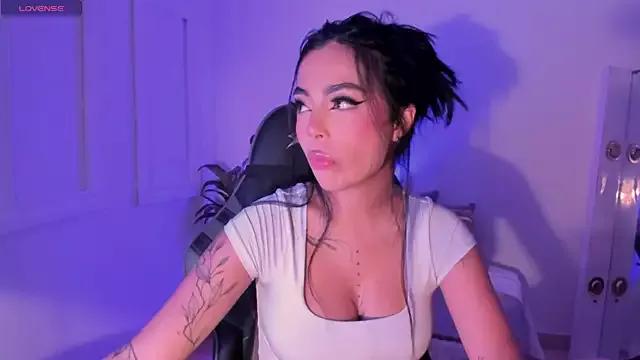 Roousse_ webcams show profile image 