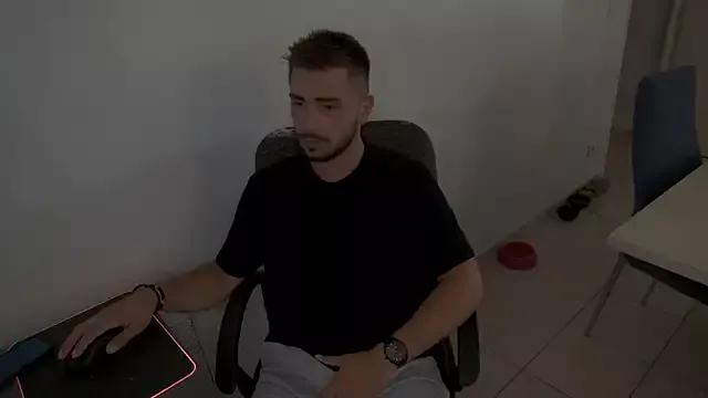 RoroLimoon from StripChat