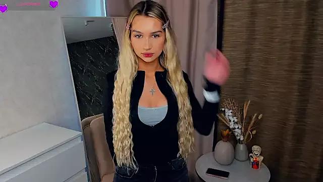 RosaleeSalm from StripChat is Freechat