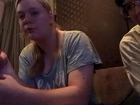 rose_bunny from StripChat is Freechat