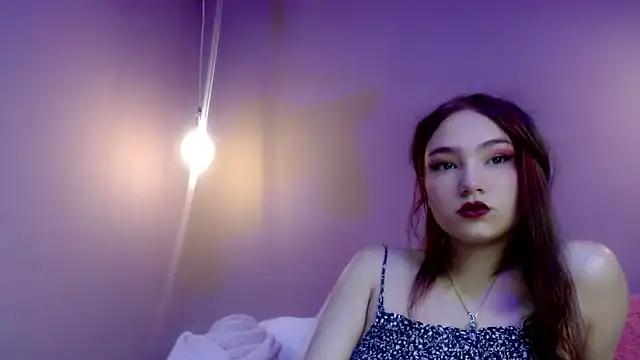 Discover our girls online shows and discover the company of countless livestreamers, with stunning shapes, sex toys and more.